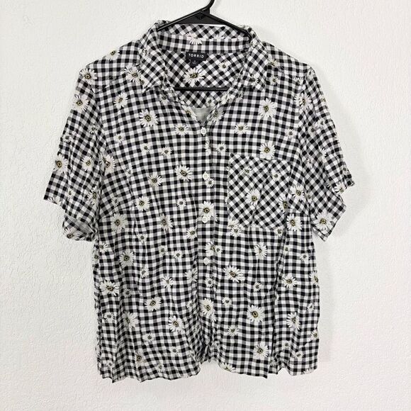 torrid Tops - Torrid Black & White Gingham Print Collared Polo Daisy Top Women’s Size L‎